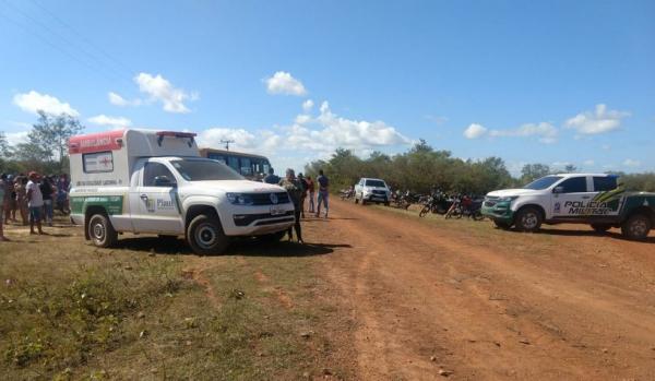 Adolescente colide motocicleta com ônibus escolar e morre em Sigefredo Pacheco