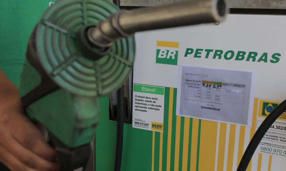  Petrobras reduz preços de diesel e gasolina para as distribuidoras 