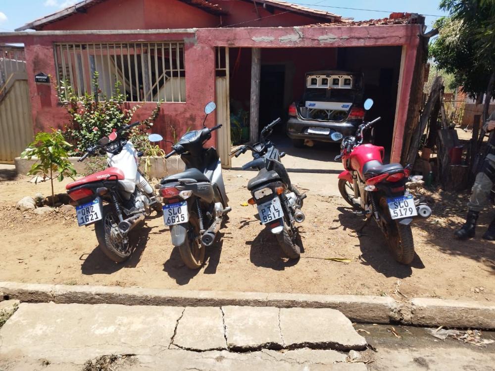 Polícia Civil apreende motocicletas e um carro em Teresina e Agricolândia