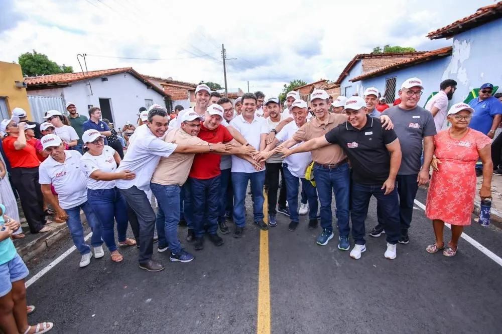 Governador entrega obras de asfaltamento em Hugo Napoleão 